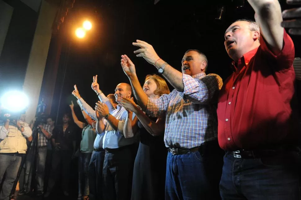 CON LA MARCHA PERONISTA. Rojkés compartió el escenario con posibles candidatos del oficialismo como Juan Manzur, Osvaldo Jaldo y José López.  la gaceta / foto de héctor peralta