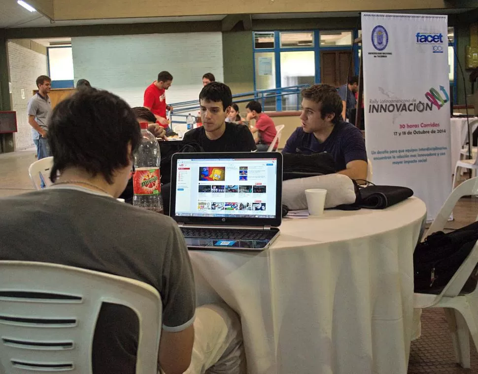 ENTUSIASMO. Los estudiantes presentaron un video con sus proyectos. la gaceta / foto de oscar ferronato