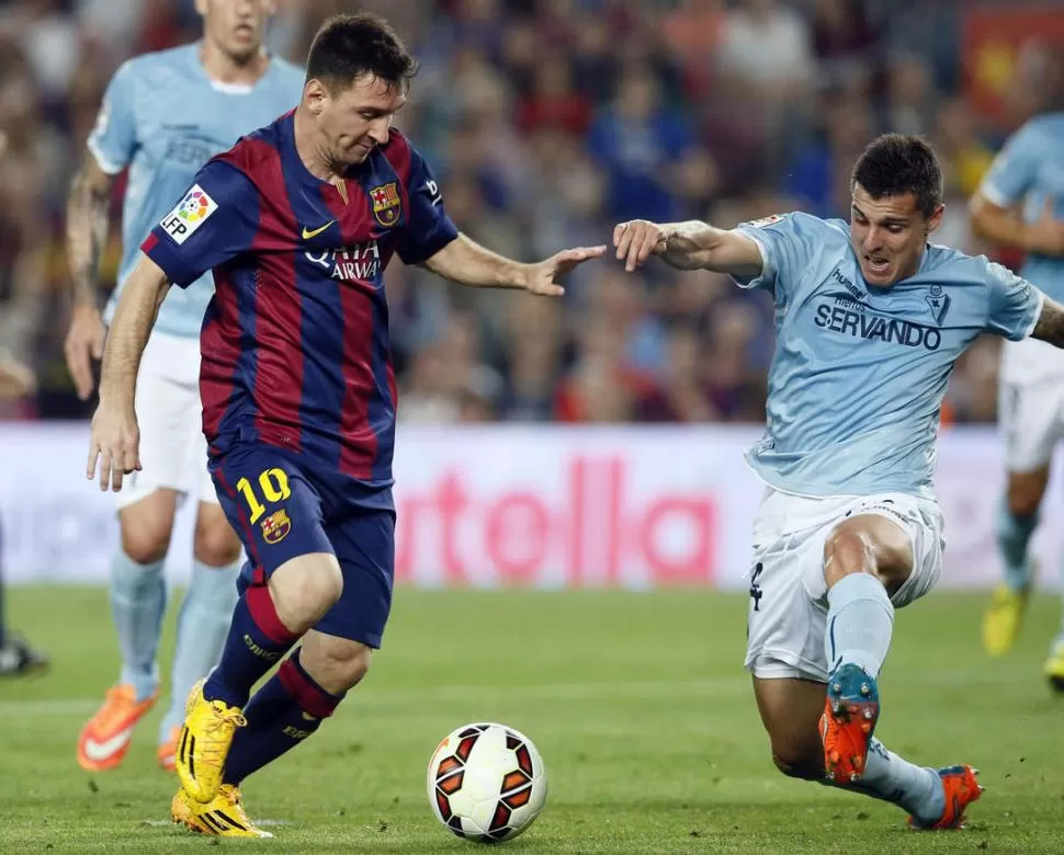 EN SU SALSA. Messi con la pelota. 