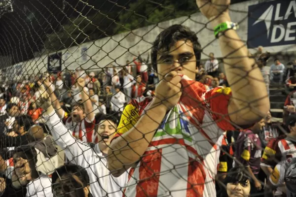 Triunfó el fanatismo de los hinchas Santos