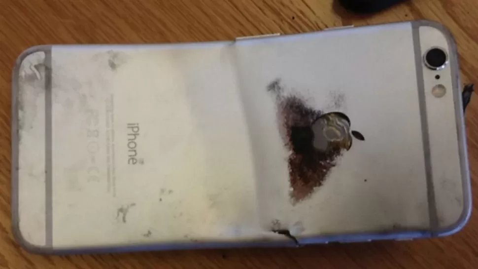 Su iPhone 6 explotó en el bolsillo mientras andaba en bicicleta