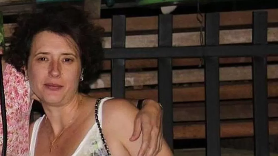 TERESA ROMERO. La enfermera fue tratada con suero con anticuerpos procedentes de sobrevivientes a la enfermedad; deberá someterse a una nueva prueba. FOTO TOMADA DE ELMUNDO.ES