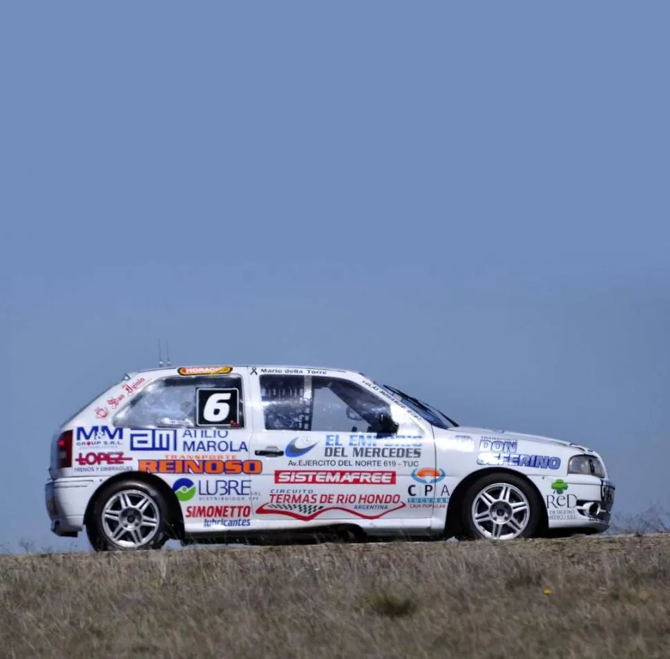 RENDIDOR. El VW Gol llegó con mucho resto a las vueltas finales de la competencia. 