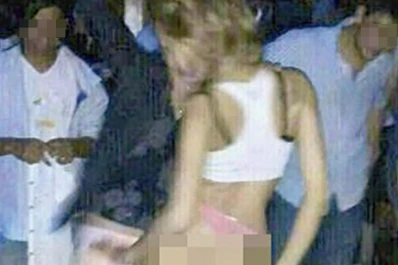 Polémica en Misiones: jóvenes se desnudaron a cambio de alcohol