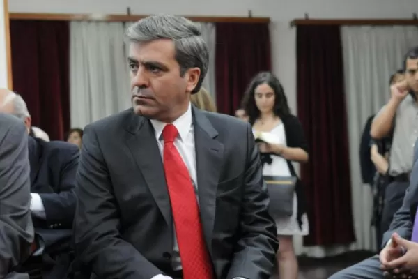 Massa llega hoy para sellar un acuerdo con el diputado Cano