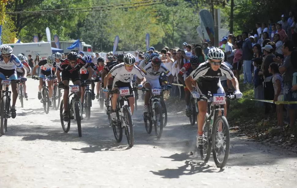 ESFUERZO. Esteban Morcos (301) está cerca de coronarse en Juveniles. 