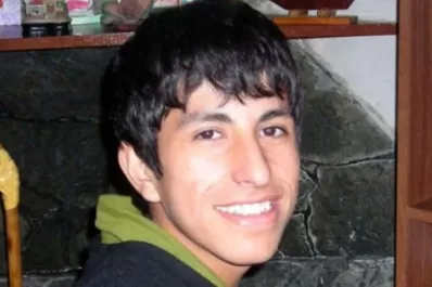 Exhuman el cuerpo de Luciano Arruga en el cementerio de La Chacarita