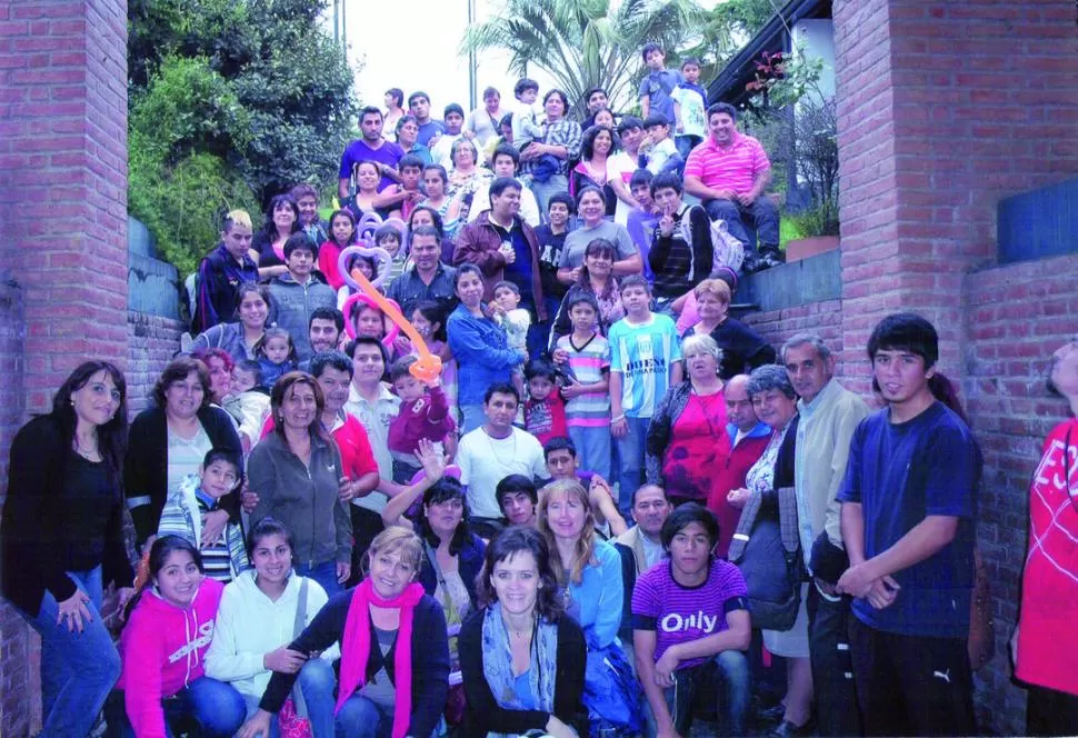 CONVIVENCIA. Pacientes, familiares, personal y profesionales de la fundación confraternizan dos veces al año. gentileza FUND. DE LA HEMOFILIA TUCUMAN