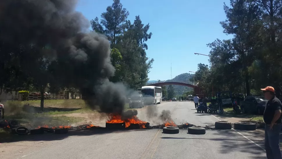 NADIE PASA. Los manifestantes exigen mayor seguridad. 