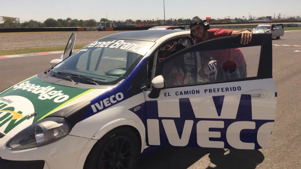 NUEVO DESAFIO. El piloto tucumano de la Clase 2 del Turismo Nacional, Pablo Ortega, está a punto de vivir una experiencia internacional. Mañana, a primera hora, se embarcará con destino a Santiago de Chile.