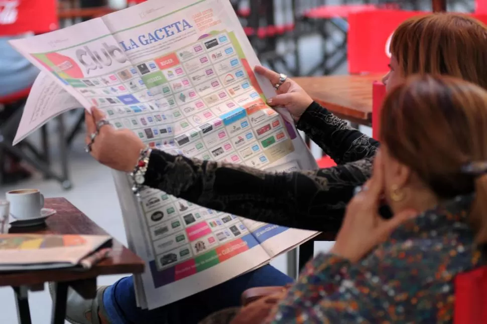 PARA TODOS. Con la tarjeta del Club podés acceder a beneficios y descuentos en rubros variadísimos.  la gaceta / foto de inés quinteros orio