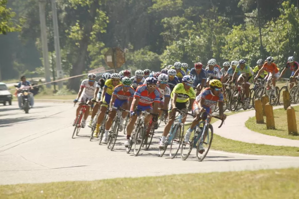 LA FRENTE. Martín Mora pasó a liderar el Campeonato Tucumano. 