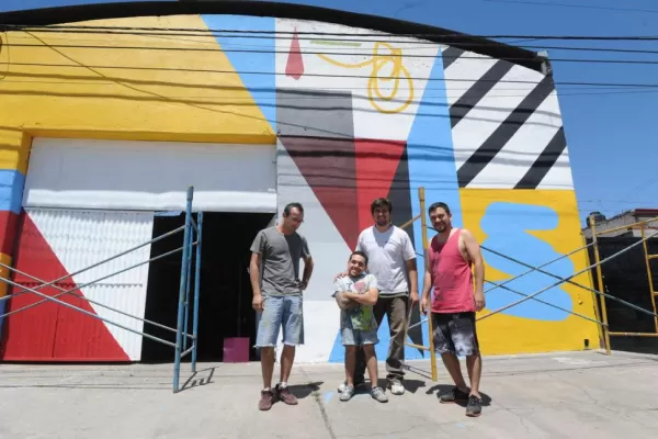 El color y la geometría se instalaron en Villa 9 de Julio