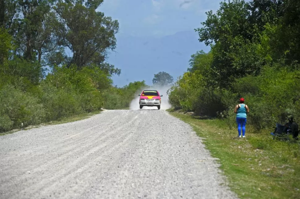 SE ELEVÓ UN POCO MÁS HACIA LA CORONA. Acostumbrado a acelerar al máximo, Scalora había dicho en la previa que saldría con calma. Con el VW Gol, junto a Alfredo Espadín, hizo más de lo que dijo.  