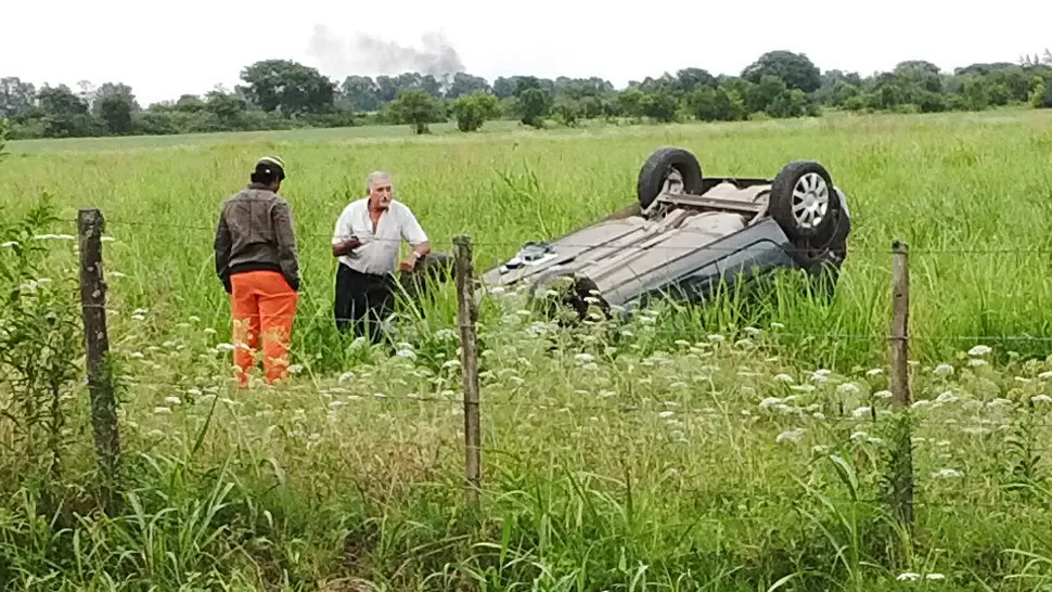 Un hombre de 70 años dio dos vueltas con su auto y terminó ileso