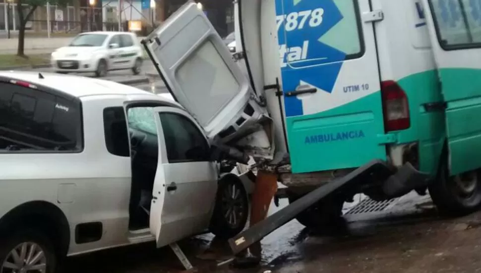 Acusarían de homicidio culposo a la conductora que chocó a una ambulancia en la Mate de Luna