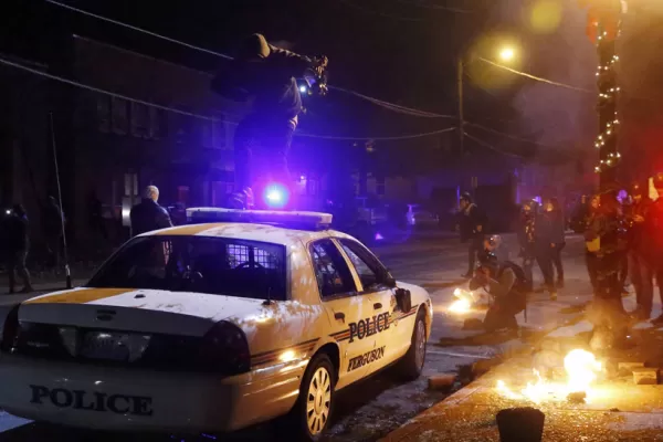 Por segunda noche, hubo protestas en Estados Unidos por la absolución de un policía blanco