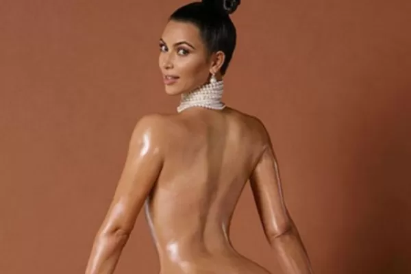 Difunden la supuesta verdadera foto de Kim Kardashian desnuda, pero con celulitis