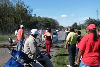 Levantaron el corte en el acceso a El Cadillal