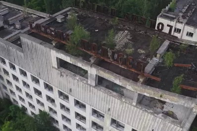 Un video con drones muestra lo que quedó de la planta nuclear de Chernobyl