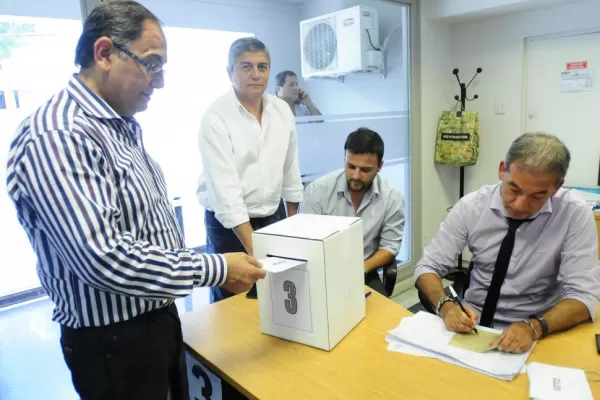 Bourlé fue reelecto al frente del gremio bancario en Tucumán