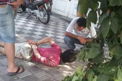 Vecinos atraparon y golpearon a un ladrón