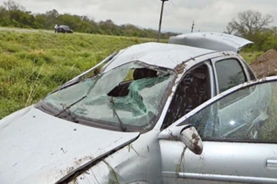 Termas de Río Hondo: una embarazada perdió el control de su auto en la ruta, volcó y dio varios tumbos