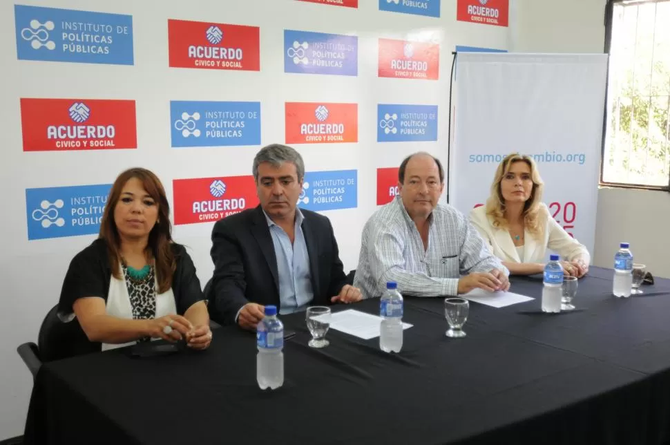 ACUERDO CÍVICO. Manzone, Cano, Sanz y Elías debatieron con dirigentes. la gaceta / foto de inés quinteros osrio