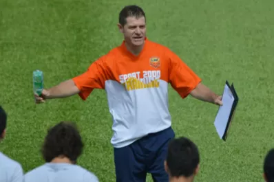 Crucero del Norte ganó, ascendió y, de yapa, le dio una mano a Atlético