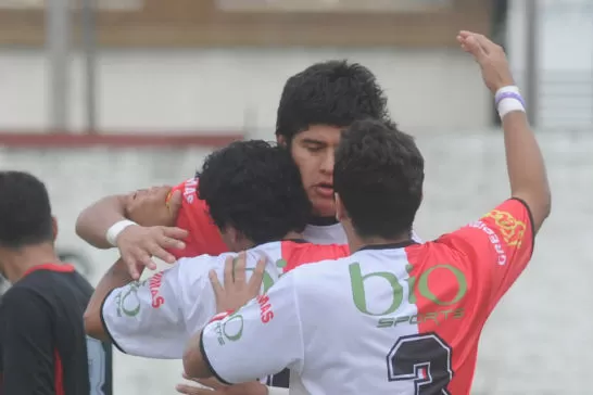 ALEGRÍA JULIANA. Sportivo venció en los penales a Deportivo Aguilares y llegó a la final.