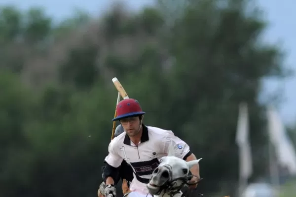 Azul, campeón del Abierto