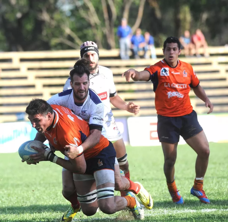 AFIANZADO. La potencia de Frías Silva lo hace imponerse en los duelos uno a uno.  la gaceta / foto de héctor peralta (archivo)