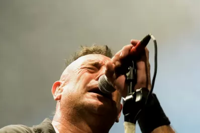 Ricardo Iorio se subió al escenario con dos costillas rotas tras volcar en su camioneta