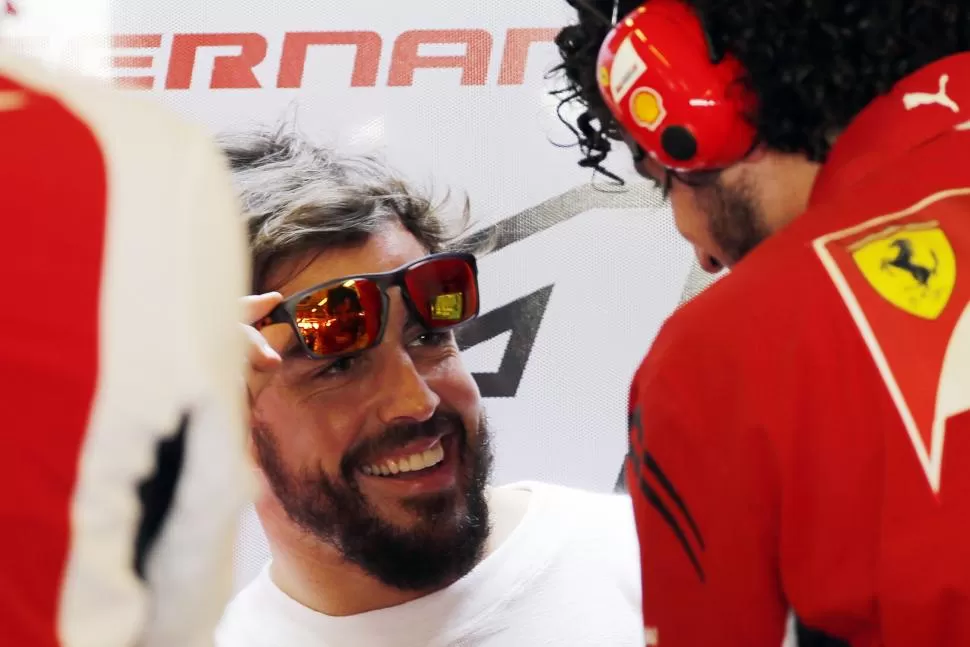 RETORNO. Fernando Alonso ya corrió para el equipo británico. reuters