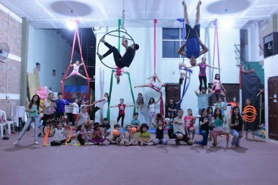 Doble propuesta circense en un teatro