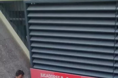 Los decanos llegaron al estadio Malvinas Argentinas