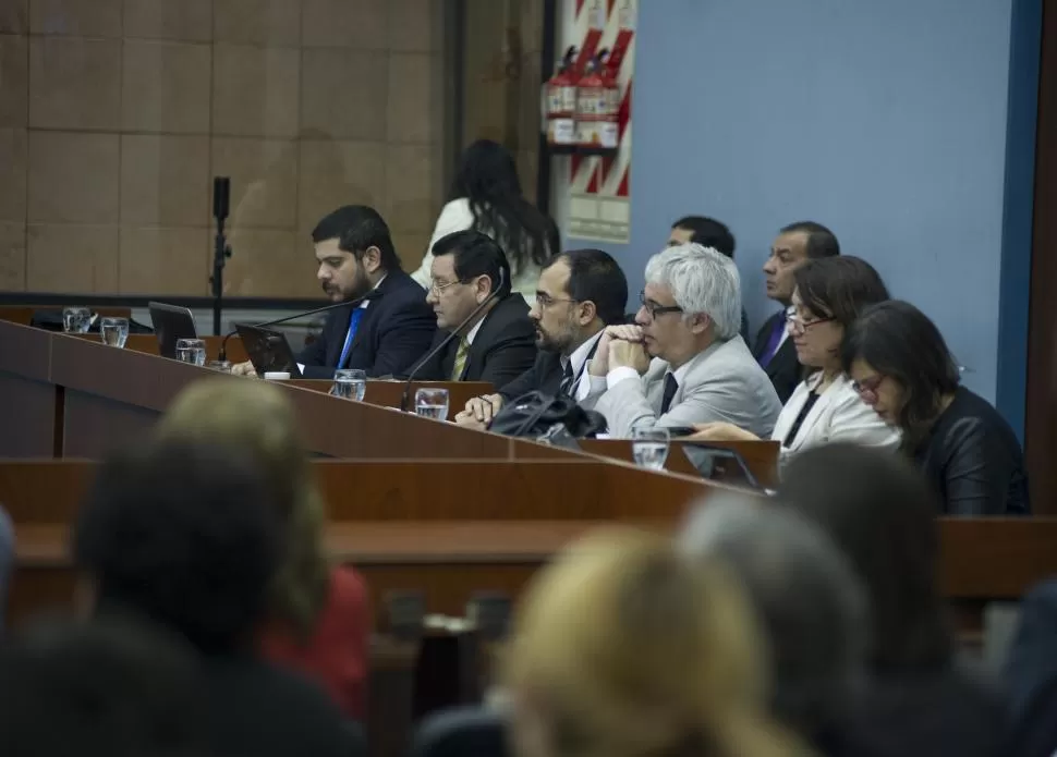 QUERELLAS. Los acusadores comenzaron a exponer sus argumentos ante el Tribunal Oral Federal.  LA GACETA / FOTO DE FRANCO VERA (ARCHIVO)