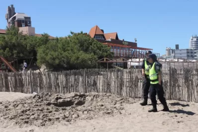 Un chico de 13 años murió aplastado por 100 kilos de arena en la playa