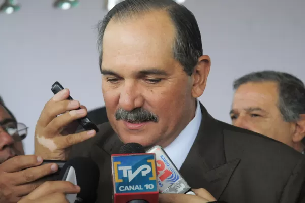 Vinculan a Alperovich con Lázaro Báez y su flota negra de 1.300 vehículos