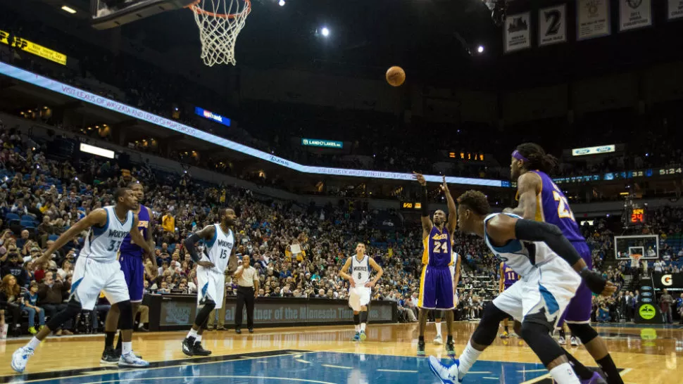 EN EL TOP FIVE. Bryant tiene 19 temporadas en la NBA y ganó cinco anillos de oro con Los Lakers.
FOTO DE REUTERS