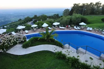 Promulgan la ley que “liberó” la ex hostería del cerro