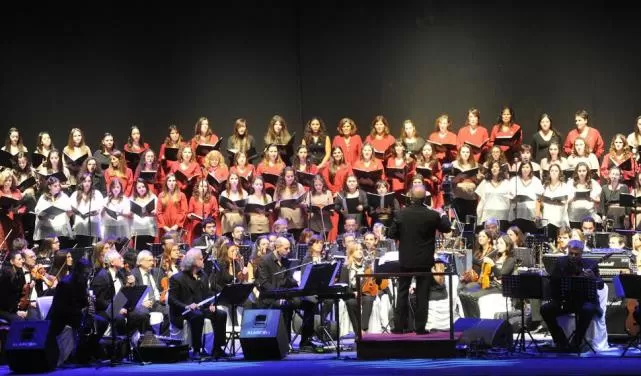 MASIVO. Orquestas, coros y solistas, bajo la dirección de Castiñeira de Dios. la gaceta / archivo