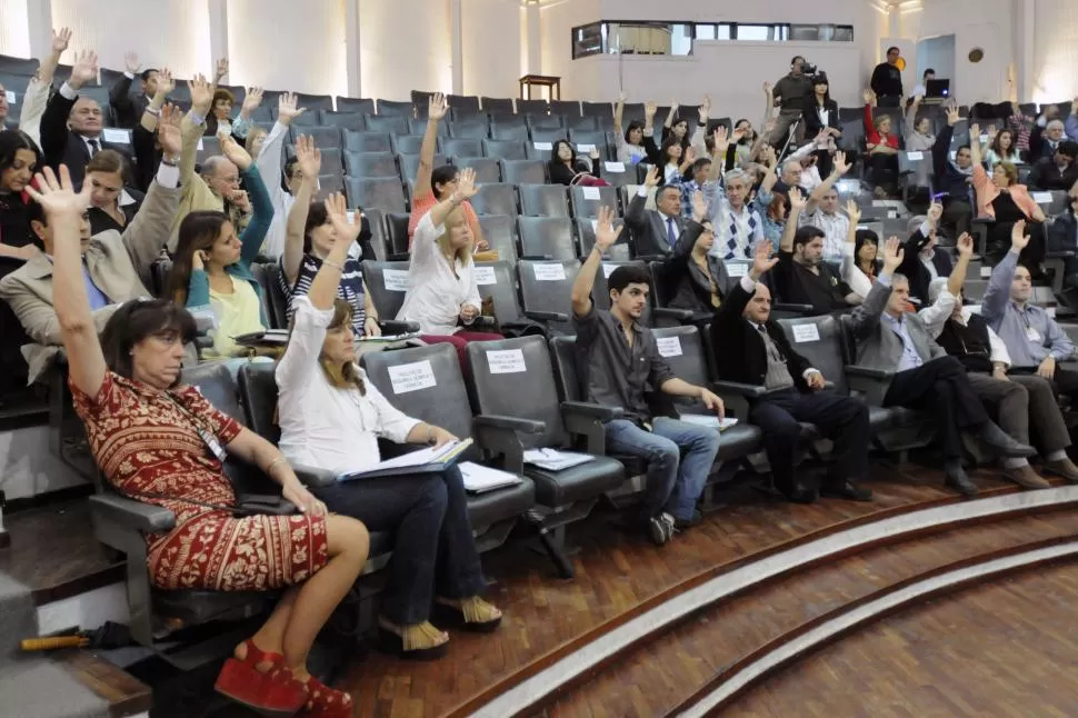 CAMBIOS. Asambleístas reformaron el reglamento para distender el quórum. la gaceta / foto de Inés Quinteros Orio