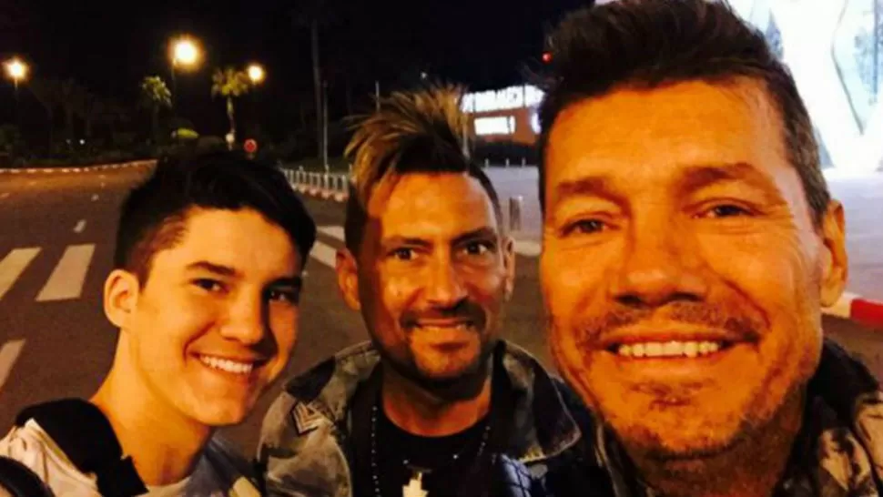 JUNTOS. Tinelli, su primo y su hijo. IMAGEN DE TWITTER.COM