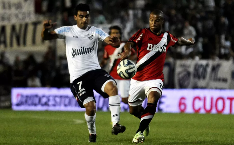 CON ACENTO NACIONAL. Sánchez, de gran presente en River, desde hoy es ciudadano argentino.