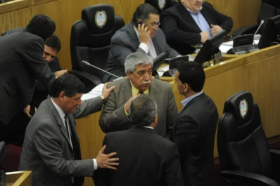 Blindarán el erario hasta el fin del alperovichismo