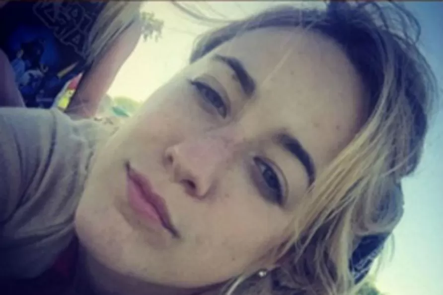 Mostrar la cola podría conseguirle un trabajo a la hermana de Luciana Salazar