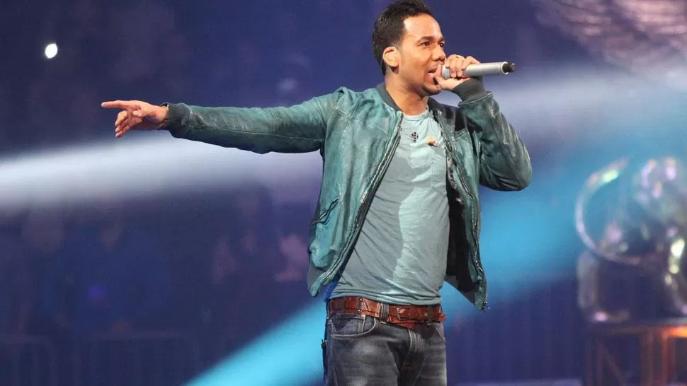 CALIENTE. Los recitales de Romero Santos incluyen escenas hot. FOTO TOMADA DE MTV.COM