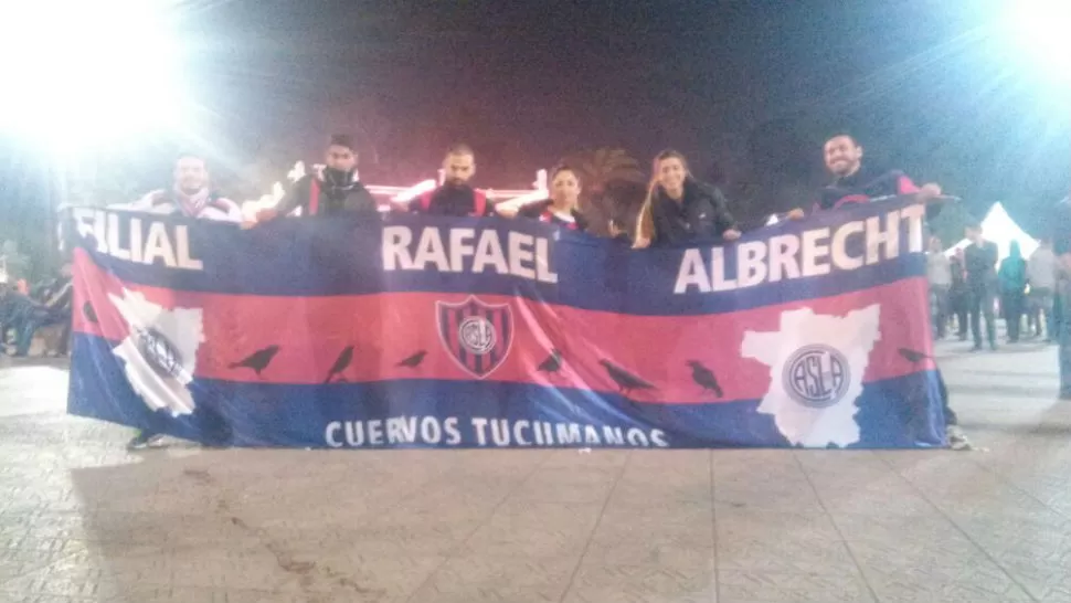 A TODAS PARTES. Los hinchas de San Lorenzo se encontraron en Marruecos para alentar al equipo. (FOTO GENTILEZA DIEGO CASILLAS)