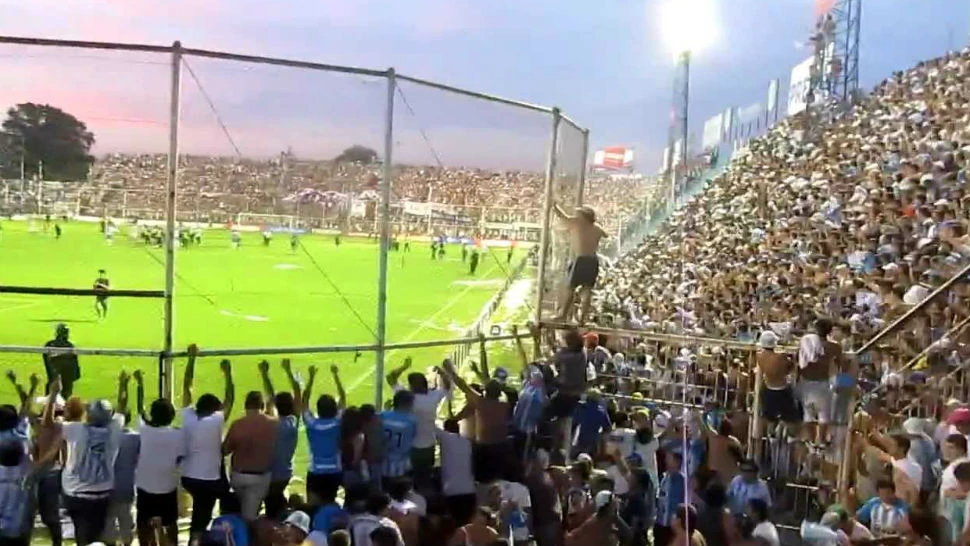 A ESPERAR. Los hinchas tendrán que esperar casi dos meses para poder concurrir al Monumental.